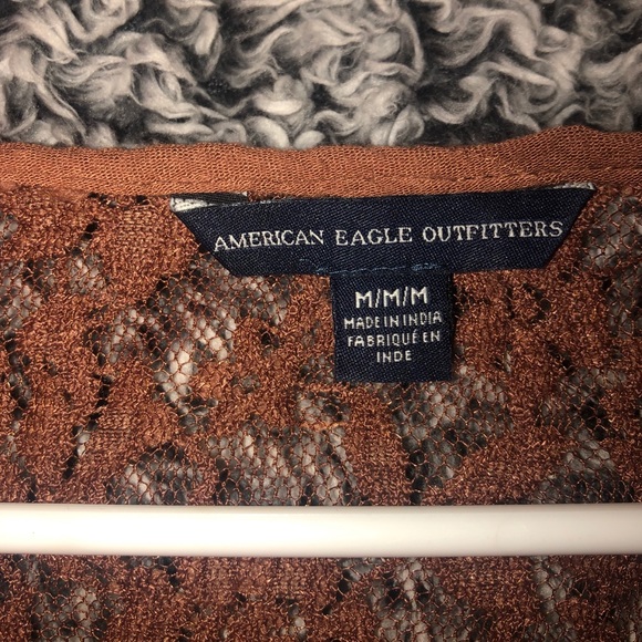 Tan American Eagle lace bell sleeved top size M - Picture 2 of 3